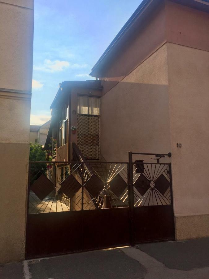 Sunrise Apartments Ni Dış mekan fotoğraf